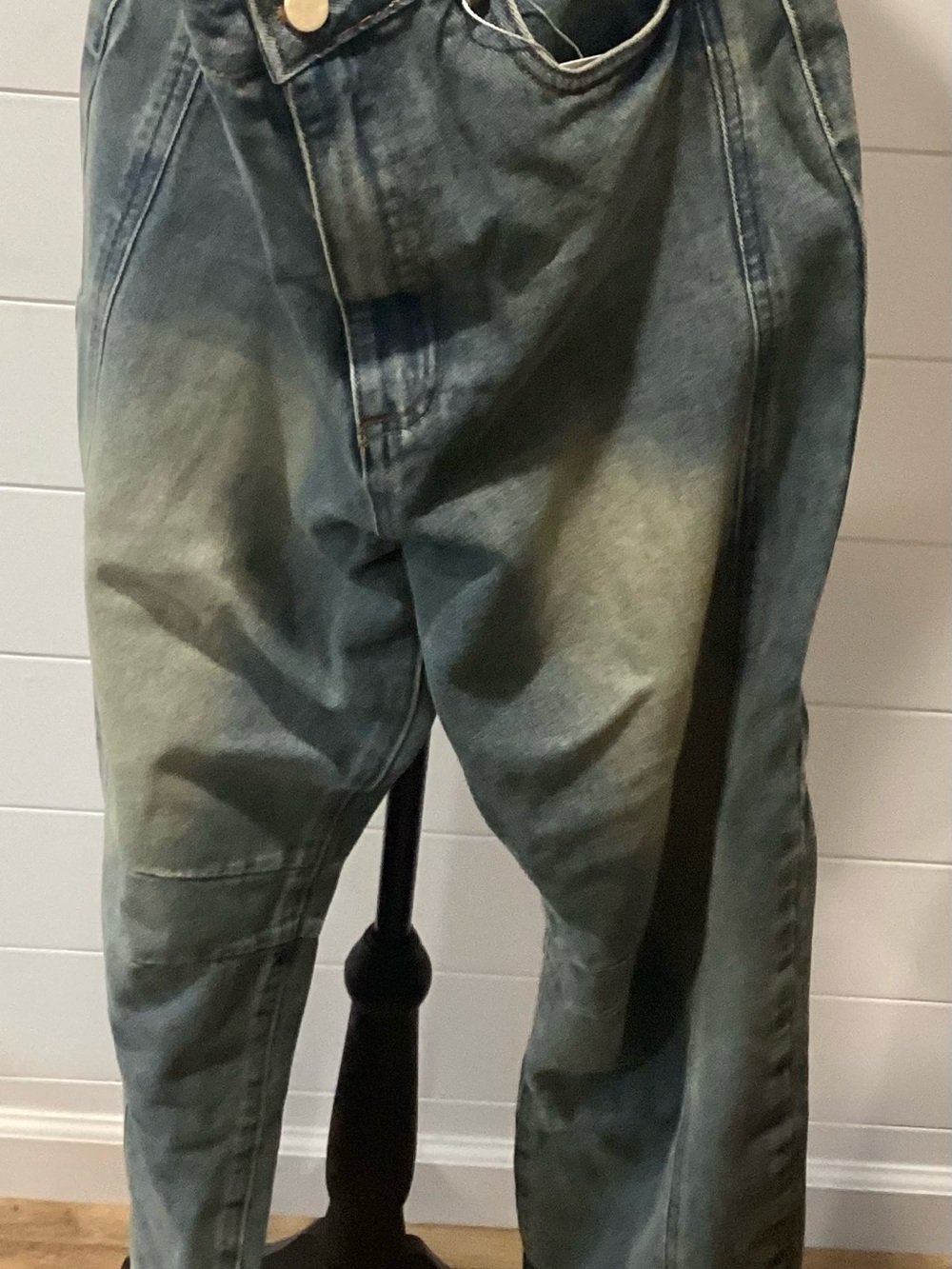Women Relaxed Fit Washed Blue Jeans
